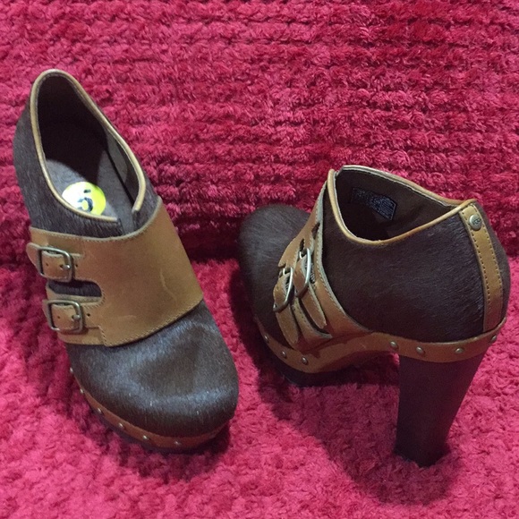 ❤️ UGG ❤️ COLLECTION LIMITED EDITION LUXURY STYLISH BROWN SHOES . - Picture 2 of 4